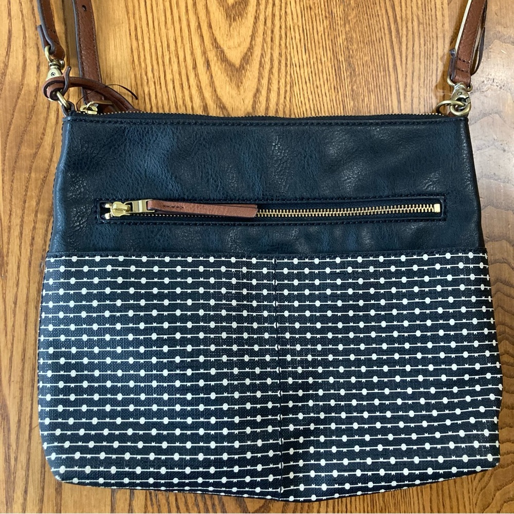 Fossil Stylish Black and White Crossbody Bag !